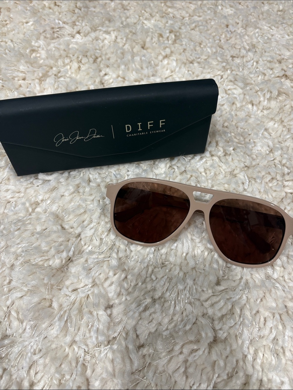 DIFF Jesse James Decker Sunglasses